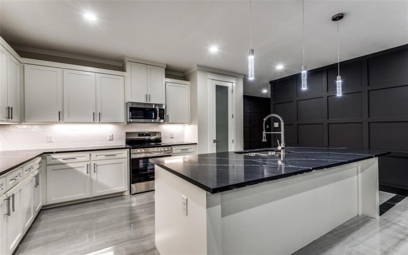 3105 Crossman Avenue, Dallas, TX 75212, 5 Bedrooms Bedrooms, ,3 BathroomsBathrooms,Residential,For Sale,3105 Crossman Avenue,21020970