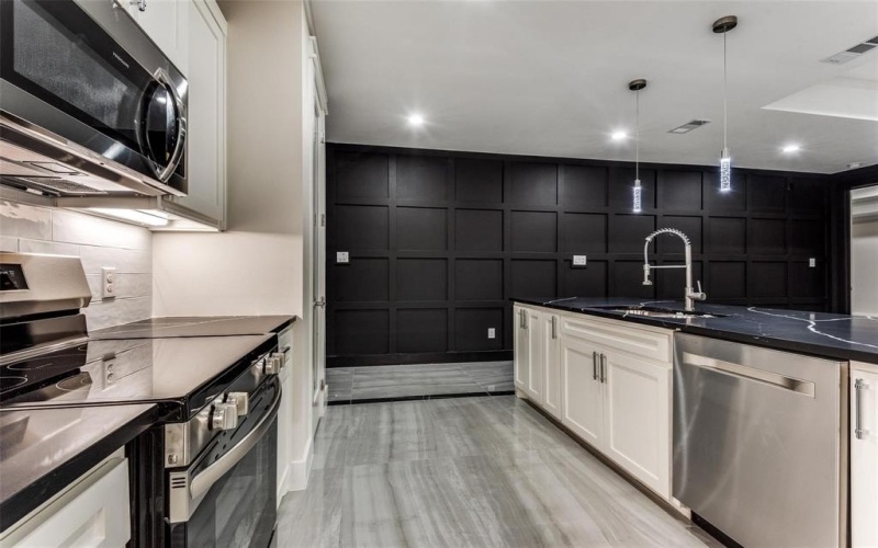 3105 Crossman Avenue, Dallas, TX 75212, 5 Bedrooms Bedrooms, ,3 BathroomsBathrooms,Residential,For Sale,3105 Crossman Avenue,21020970