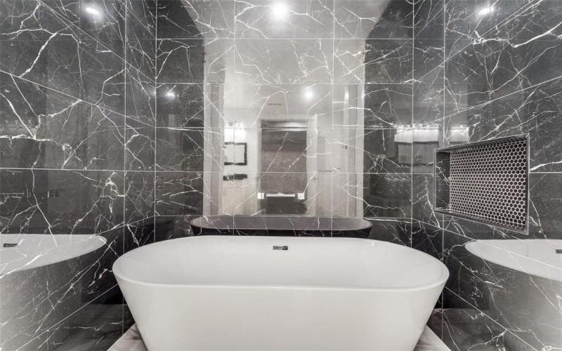3105 Crossman Avenue, Dallas, TX 75212, 5 Bedrooms Bedrooms, ,3 BathroomsBathrooms,Residential,For Sale,3105 Crossman Avenue,21020970
