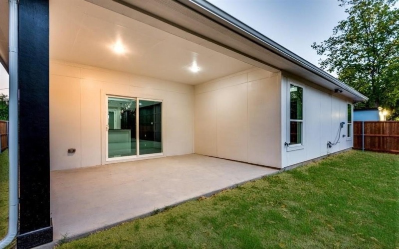 3105 Crossman Avenue, Dallas, TX 75212, 5 Bedrooms Bedrooms, ,3 BathroomsBathrooms,Residential,For Sale,3105 Crossman Avenue,21020970