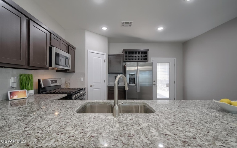 465 Davis Green Wood Court, Vinton, TX 79821, 4 Habitaciones Habitaciones , ,2 BañosBaños,Residential,En Venta,465 Davis Green Wood Court,927666