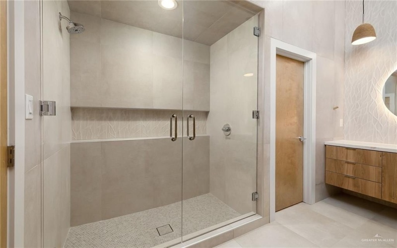 3717 Zenker Avenue, McAllen, TX 78504, 4 Habitaciones Habitaciones , ,3 BañosBaños,Residential,En Venta,3717 Zenker Avenue,476957