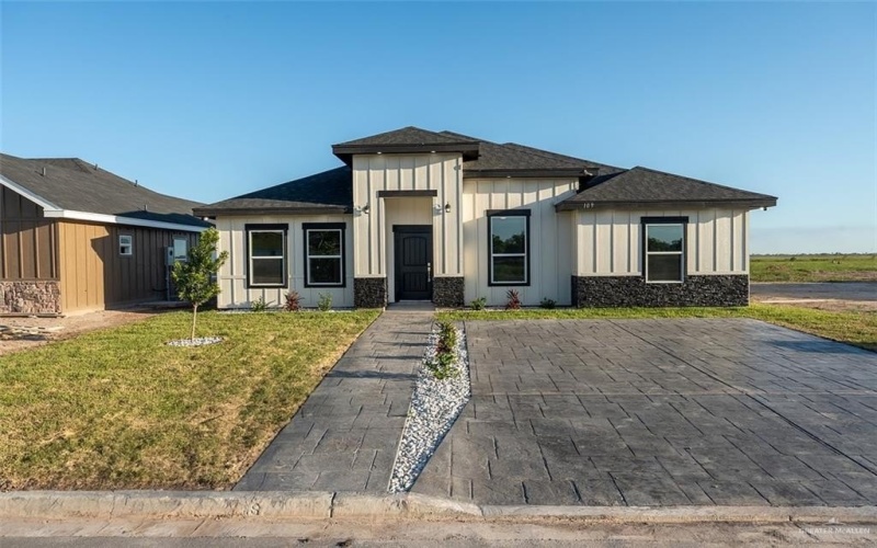 109 Lenon Street, Edcouch, TX 78538, 3 Habitaciones Habitaciones , ,2 BañosBaños,Residential,En Venta,109 Lenon Street,477570