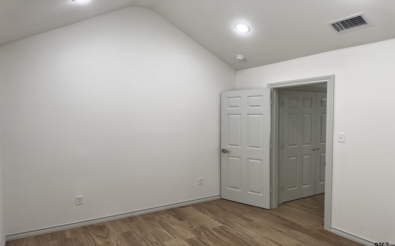 1417 E Earle, Tyler, TX 75702, ,2 BathroomsBathrooms,Residential Multi Family,For Sale,1417 E Earle,25011743