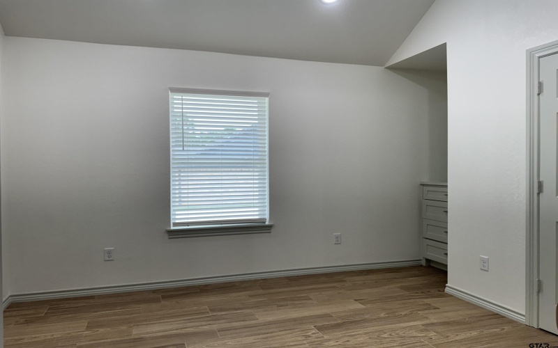 1417 E Earle, Tyler, TX 75702, ,2 BathroomsBathrooms,Residential Multi Family,For Sale,1417 E Earle,25011743