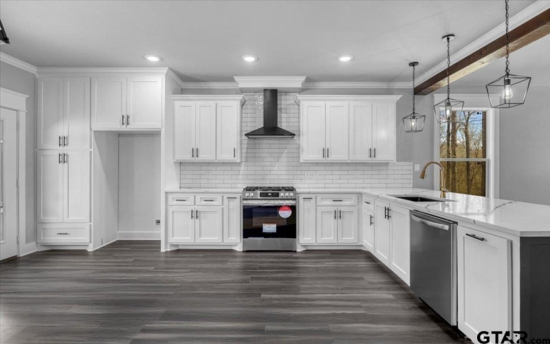 12717 Hillcrest Rd, Tyler, TX 75708, 3 Bedrooms Bedrooms, ,2 BathroomsBathrooms,Residential,For Sale,12717 Hillcrest Rd,25011757