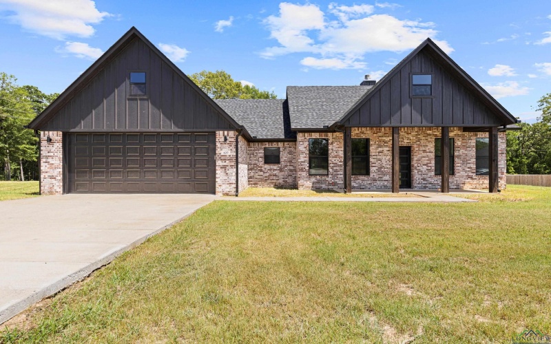 127 Big Oakes Rd, Kilgore, TX 75662, 3 Bedrooms Bedrooms, ,2 BathroomsBathrooms,Residential,For Sale,127 Big Oakes Rd,20255356