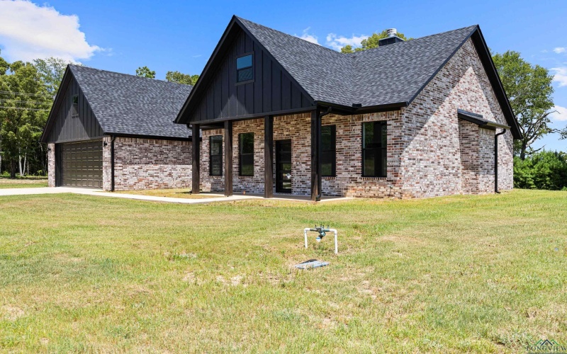 127 Big Oakes Rd, Kilgore, TX 75662, 3 Bedrooms Bedrooms, ,2 BathroomsBathrooms,Residential,For Sale,127 Big Oakes Rd,20255356