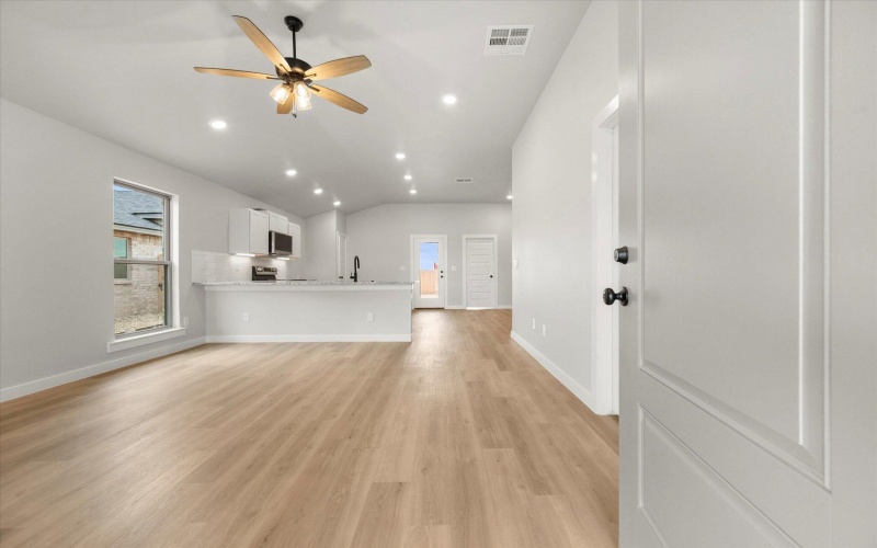2220 133rd Street, Lubbock, TX 79423, 3 Habitaciones Habitaciones , ,2 BañosBaños,Residential,En Venta,2220 133rd Street,202558663