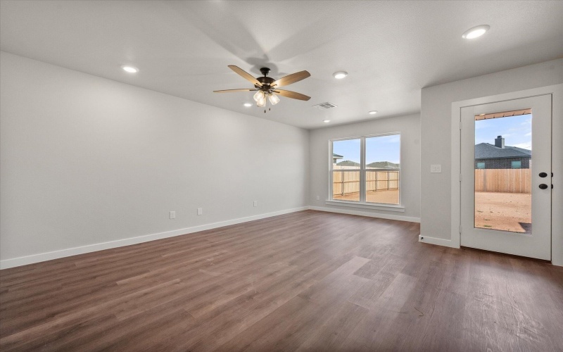 2215 133rd Street, Lubbock, TX 79423, 3 Habitaciones Habitaciones , ,2 BañosBaños,Residential,En Venta,2215 133rd Street,0,202558664