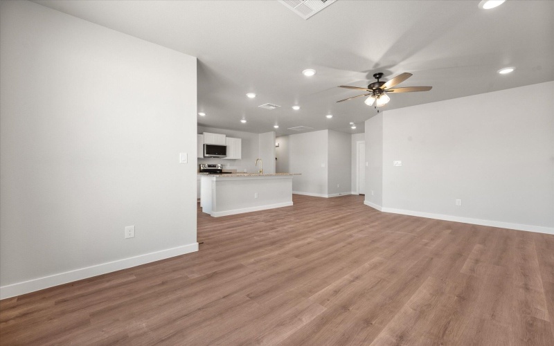 2215 133rd Street, Lubbock, TX 79423, 3 Habitaciones Habitaciones , ,2 BañosBaños,Residential,En Venta,2215 133rd Street,0,202558664