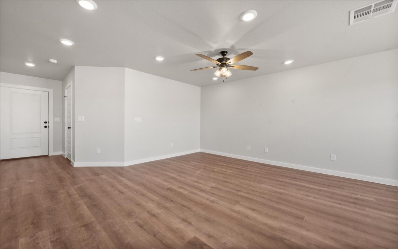 2215 133rd Street, Lubbock, TX 79423, 3 Habitaciones Habitaciones , ,2 BañosBaños,Residential,En Venta,2215 133rd Street,0,202558664