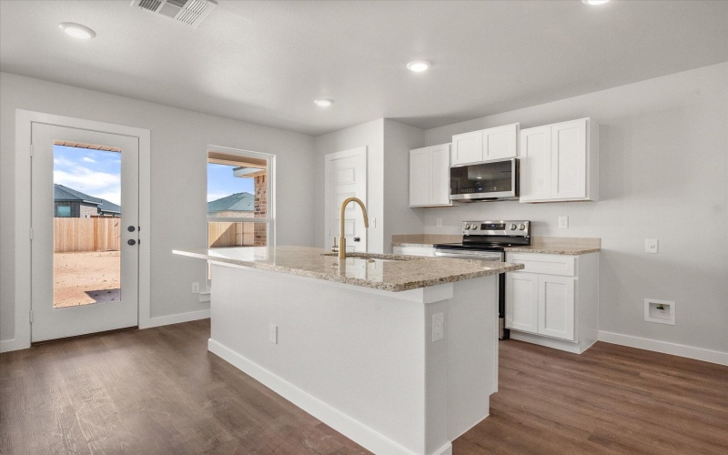 2215 133rd Street, Lubbock, TX 79423, 3 Habitaciones Habitaciones , ,2 BañosBaños,Residential,En Venta,2215 133rd Street,0,202558664