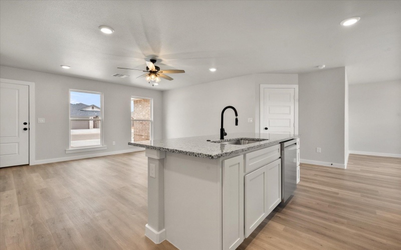 2219 133rd Street, Lubbock, TX 79423, 3 Habitaciones Habitaciones , ,2 BañosBaños,Residential,En Venta,2219 133rd Street,202558665