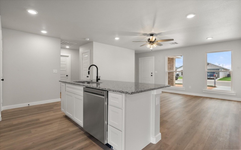 2219 133rd Street, Lubbock, TX 79423, 3 Habitaciones Habitaciones , ,2 BañosBaños,Residential,En Venta,2219 133rd Street,202558665