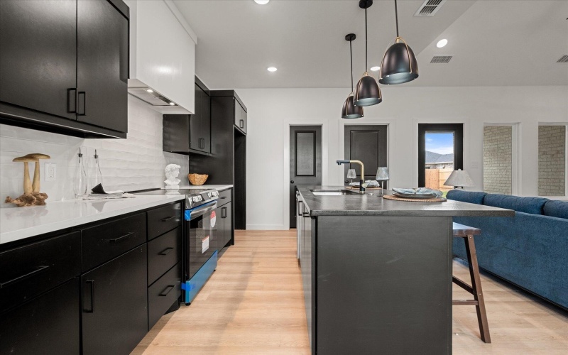 6916 14th Street, Lubbock, TX 79416, 3 Habitaciones Habitaciones , ,2 BañosBaños,Residential,En Venta,6916 14th Street,202558707