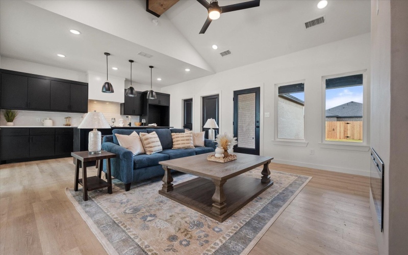 6916 14th Street, Lubbock, TX 79416, 3 Habitaciones Habitaciones , ,2 BañosBaños,Residential,En Venta,6916 14th Street,202558707
