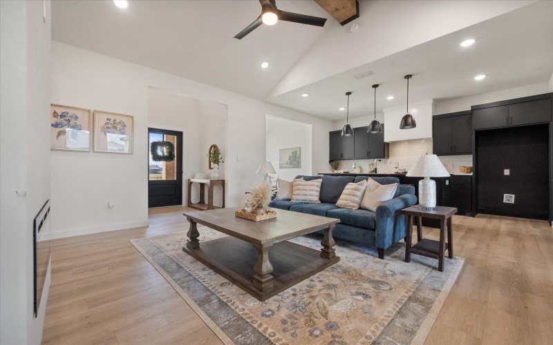 6916 14th Street, Lubbock, TX 79416, 3 Habitaciones Habitaciones , ,2 BañosBaños,Residential,En Venta,6916 14th Street,202558707