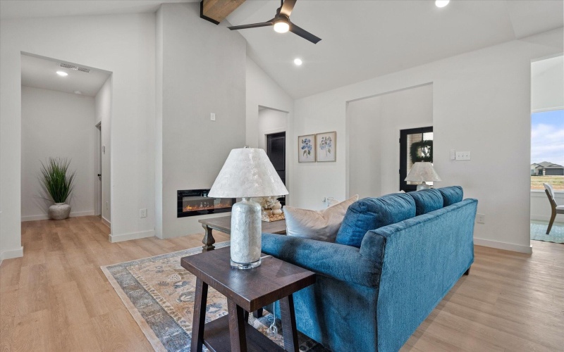 6916 14th Street, Lubbock, TX 79416, 3 Habitaciones Habitaciones , ,2 BañosBaños,Residential,En Venta,6916 14th Street,202558707