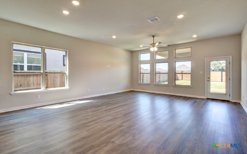 1614 Couser Avenue, New Braunfels, TX 78132, 4 Habitaciones Habitaciones , ,3 BañosBaños,Residential,En Venta,1614 Couser Avenue,588715