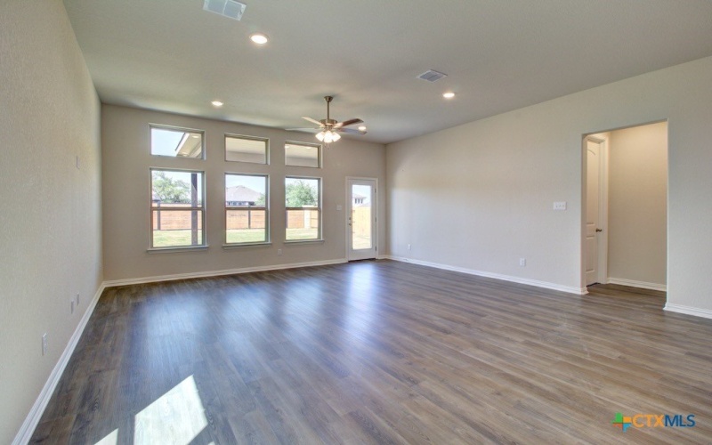 1614 Couser Avenue, New Braunfels, TX 78132, 4 Habitaciones Habitaciones , ,3 BañosBaños,Residential,En Venta,1614 Couser Avenue,588715