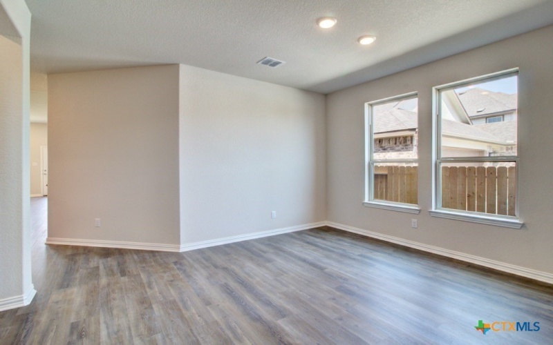 1614 Couser Avenue, New Braunfels, TX 78132, 4 Habitaciones Habitaciones , ,3 BañosBaños,Residential,En Venta,1614 Couser Avenue,588715