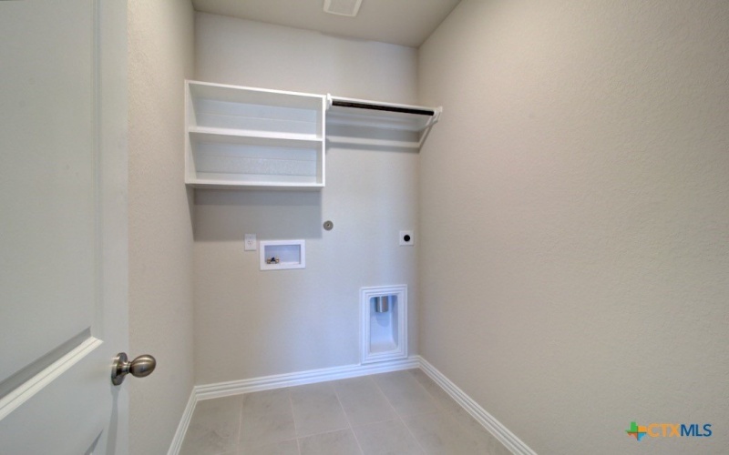 1614 Couser Avenue, New Braunfels, TX 78132, 4 Habitaciones Habitaciones , ,3 BañosBaños,Residential,En Venta,1614 Couser Avenue,588715