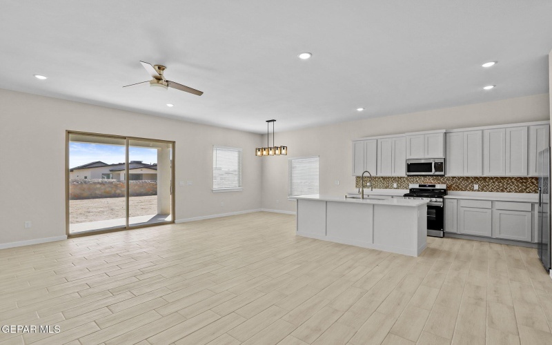 8408 Wally Place, Vinton, TX 79821, 3 Bedrooms Bedrooms, ,2 BathroomsBathrooms,Residential,For Sale,8408 Wally Place,927697