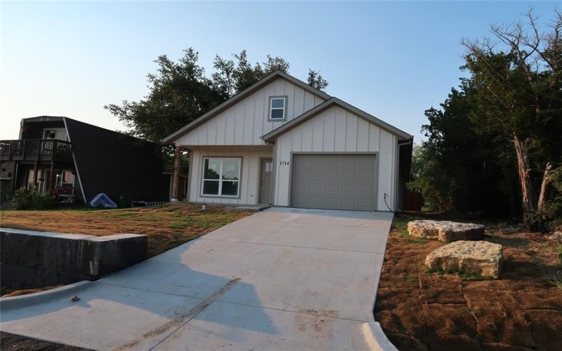 1714 Broken Bow Road, Granbury, TX 76049, 3 Bedrooms Bedrooms, ,2 BathroomsBathrooms,Residential,For Sale,1714 Broken Bow Road,0,20974678