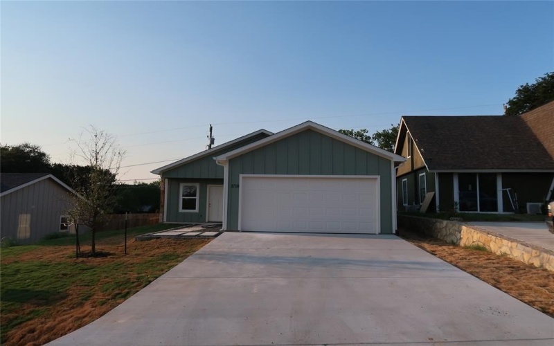 1710 Broken Bow Road, Granbury, TX 76049, 3 Bedrooms Bedrooms, ,2 BathroomsBathrooms,Residential,For Sale,1710 Broken Bow Road,0,20974680