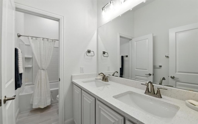 920 Cedar River Drive, Godley, TX 76044, 4 Habitaciones Habitaciones , ,2 BañosBaños,Residential,En Venta,920 Cedar River Drive,0,21011783