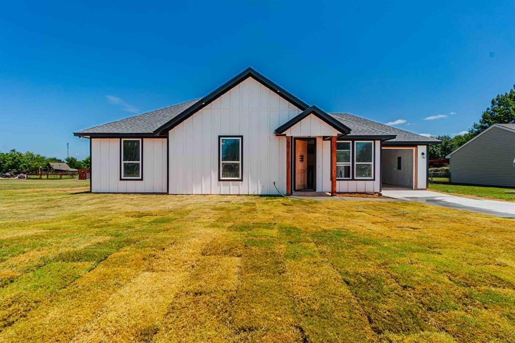 6111 S Lakeside Hills Court, Granbury, TX 76048, 3 Bedrooms Bedrooms, ,2 BathroomsBathrooms,Residential,For Sale,6111 S Lakeside Hills Court,0,21017262