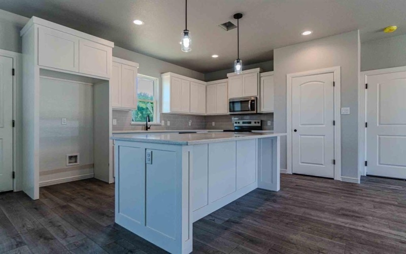 6111 S Lakeside Hills Court, Granbury, TX 76048, 3 Bedrooms Bedrooms, ,2 BathroomsBathrooms,Residential,For Sale,6111 S Lakeside Hills Court,0,21017262