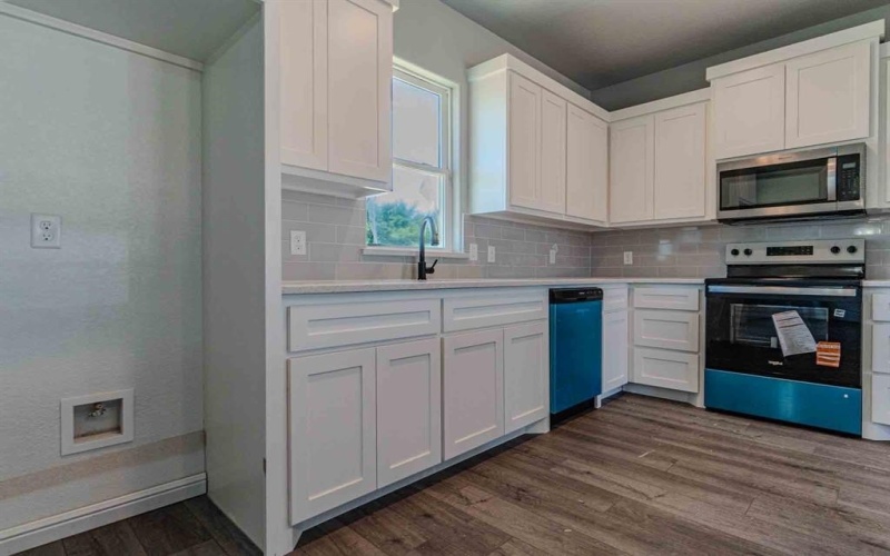 6111 S Lakeside Hills Court, Granbury, TX 76048, 3 Bedrooms Bedrooms, ,2 BathroomsBathrooms,Residential,For Sale,6111 S Lakeside Hills Court,0,21017262