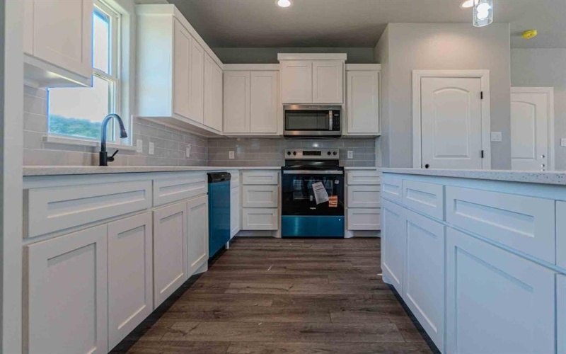 6111 S Lakeside Hills Court, Granbury, TX 76048, 3 Bedrooms Bedrooms, ,2 BathroomsBathrooms,Residential,For Sale,6111 S Lakeside Hills Court,0,21017262