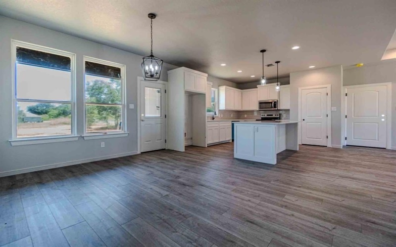 6111 S Lakeside Hills Court, Granbury, TX 76048, 3 Bedrooms Bedrooms, ,2 BathroomsBathrooms,Residential,For Sale,6111 S Lakeside Hills Court,0,21017262