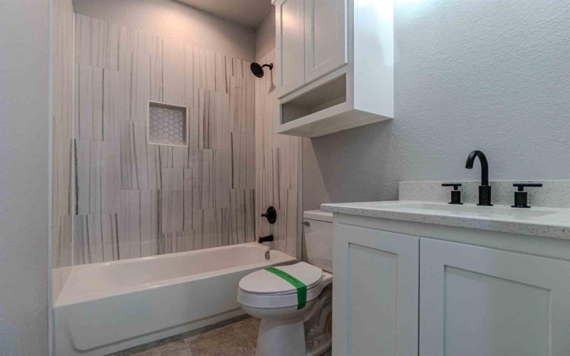 6111 S Lakeside Hills Court, Granbury, TX 76048, 3 Bedrooms Bedrooms, ,2 BathroomsBathrooms,Residential,For Sale,6111 S Lakeside Hills Court,0,21017262