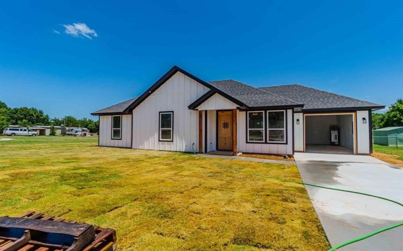 6111 S Lakeside Hills Court, Granbury, TX 76048, 3 Bedrooms Bedrooms, ,2 BathroomsBathrooms,Residential,For Sale,6111 S Lakeside Hills Court,0,21017262