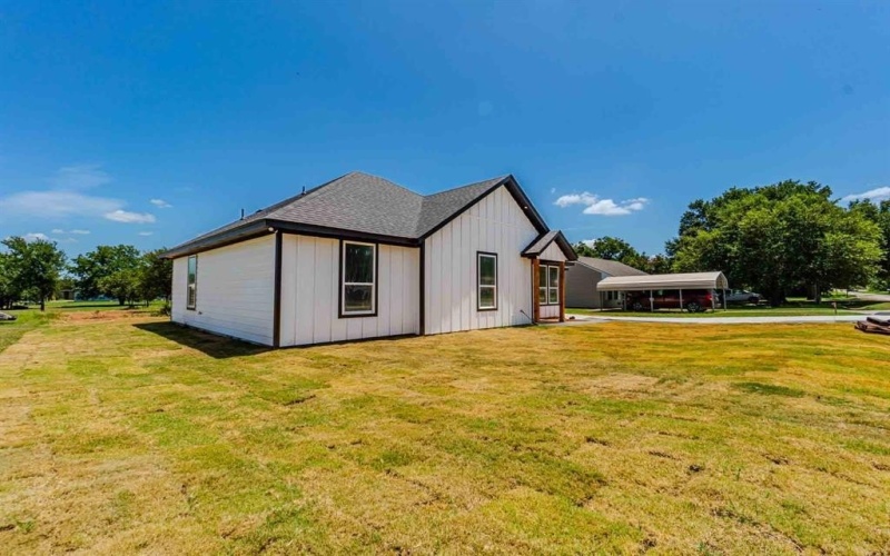6111 S Lakeside Hills Court, Granbury, TX 76048, 3 Bedrooms Bedrooms, ,2 BathroomsBathrooms,Residential,For Sale,6111 S Lakeside Hills Court,0,21017262