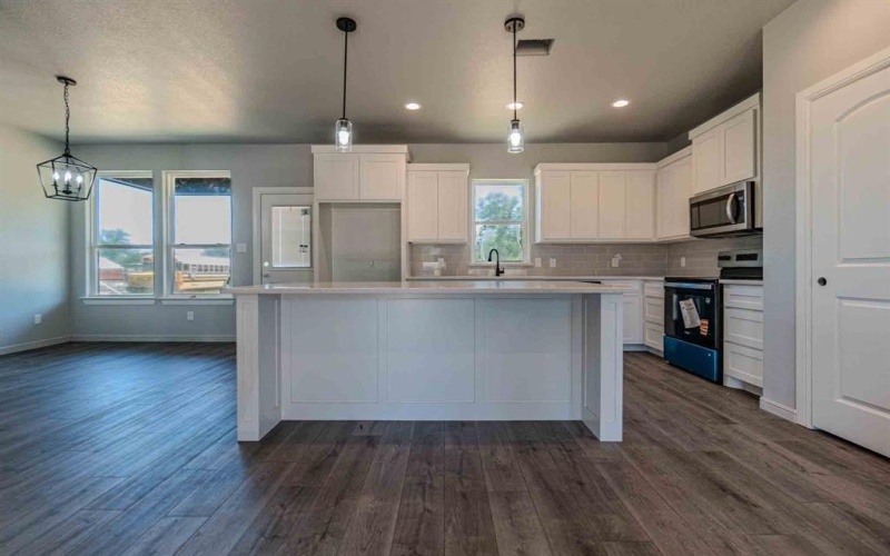 6111 S Lakeside Hills Court, Granbury, TX 76048, 3 Bedrooms Bedrooms, ,2 BathroomsBathrooms,Residential,For Sale,6111 S Lakeside Hills Court,0,21017262