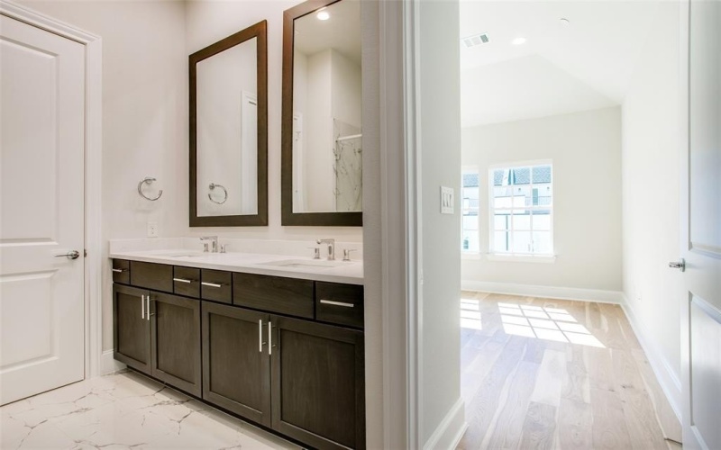 4639 New Water Lane, Dallas, TX 75219, 2 Bedrooms Bedrooms, ,2 BathroomsBathrooms,Residential,For Sale,4639 New Water Lane,0,21021135