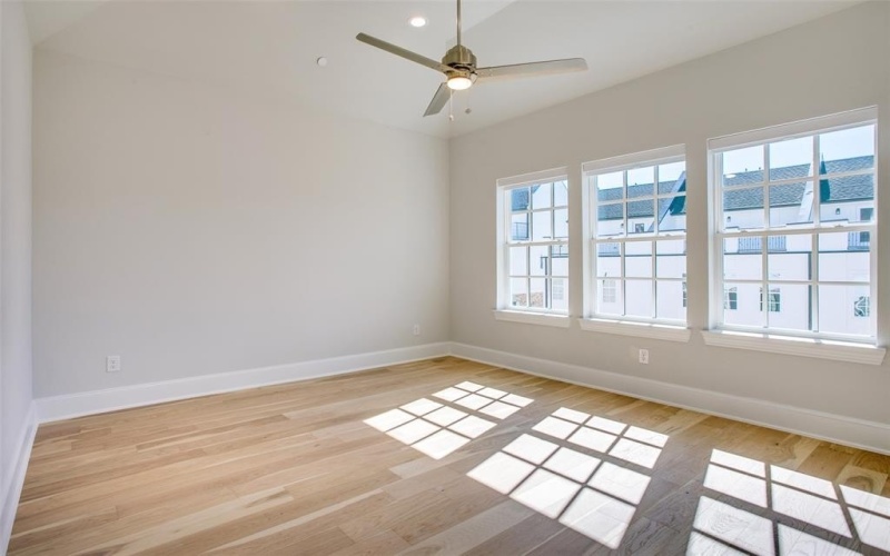 4639 New Water Lane, Dallas, TX 75219, 2 Bedrooms Bedrooms, ,2 BathroomsBathrooms,Residential,For Sale,4639 New Water Lane,0,21021135