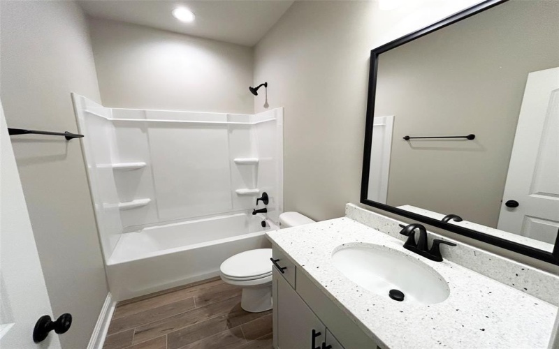 404 Merestone Crossing, Benton, LA 71006, 4 Bedrooms Bedrooms, ,3 BathroomsBathrooms,Residential,For Sale,404 Merestone Crossing,0,21021990