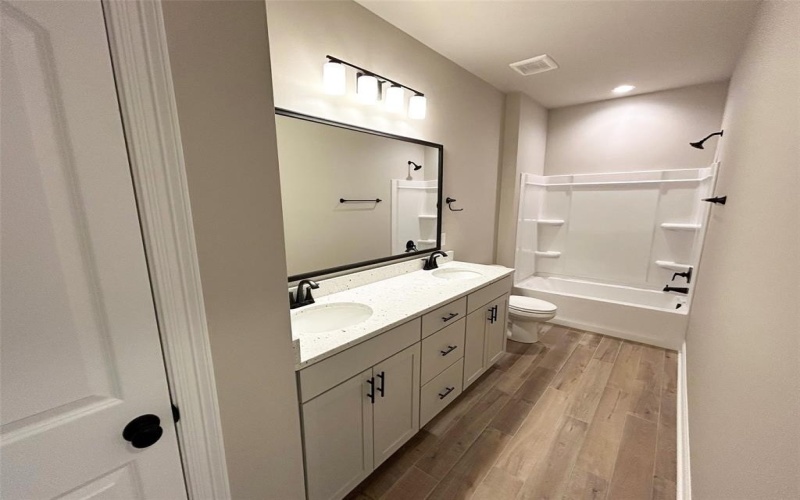 404 Merestone Crossing, Benton, LA 71006, 4 Bedrooms Bedrooms, ,3 BathroomsBathrooms,Residential,For Sale,404 Merestone Crossing,0,21021990