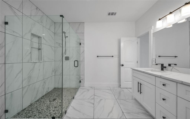 14017 Cimarron Drive, Balch Springs, TX 75180, 3 Habitaciones Habitaciones , ,2 BañosBaños,Residential,En Venta,14017 Cimarron Drive,0,21022079
