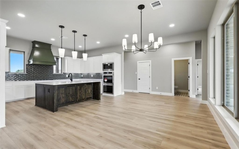2028 Liberty Court, Weatherford, TX 76088, 3 Bedrooms Bedrooms, ,2 BathroomsBathrooms,Residential,For Sale,2028 Liberty Court,0,21022113