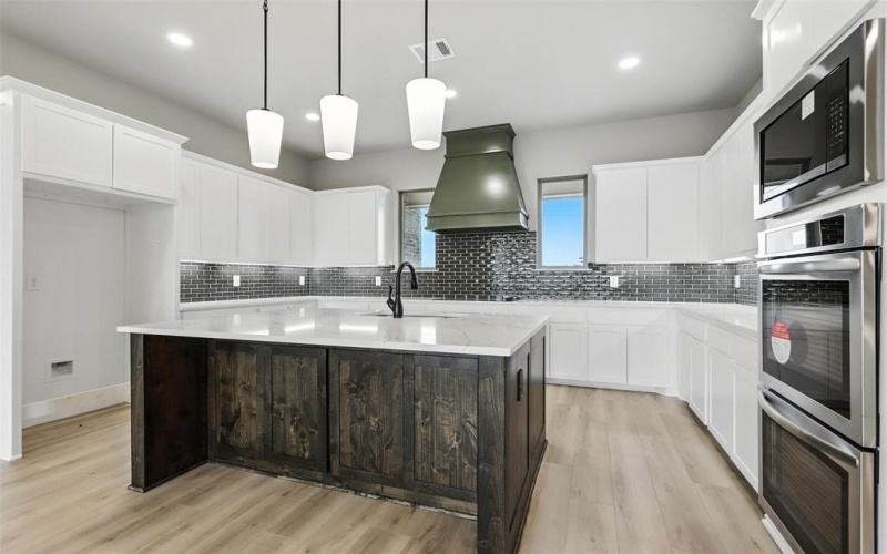 2028 Liberty Court, Weatherford, TX 76088, 3 Bedrooms Bedrooms, ,2 BathroomsBathrooms,Residential,For Sale,2028 Liberty Court,0,21022113