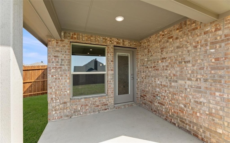 1008 Pineview Lane, Crowley, TX 76036, 4 Bedrooms Bedrooms, ,2 BathroomsBathrooms,Residential,For Sale,1008 Pineview Lane,0,21022238