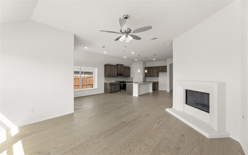 1008 Pineview Lane, Crowley, TX 76036, 4 Bedrooms Bedrooms, ,2 BathroomsBathrooms,Residential,For Sale,1008 Pineview Lane,0,21022238