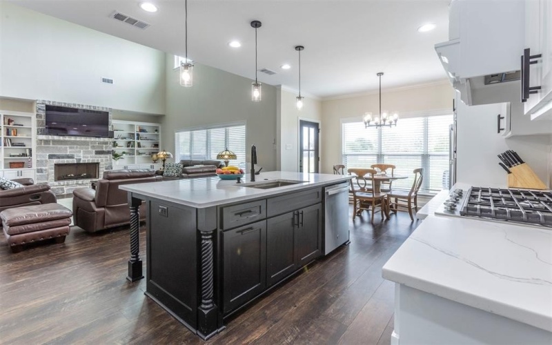 120 Big Catch Lane, Robinson, TX 76706, 4 Habitaciones Habitaciones , ,3 BañosBaños,Residential,En Venta,120 Big Catch Lane,0,21022318